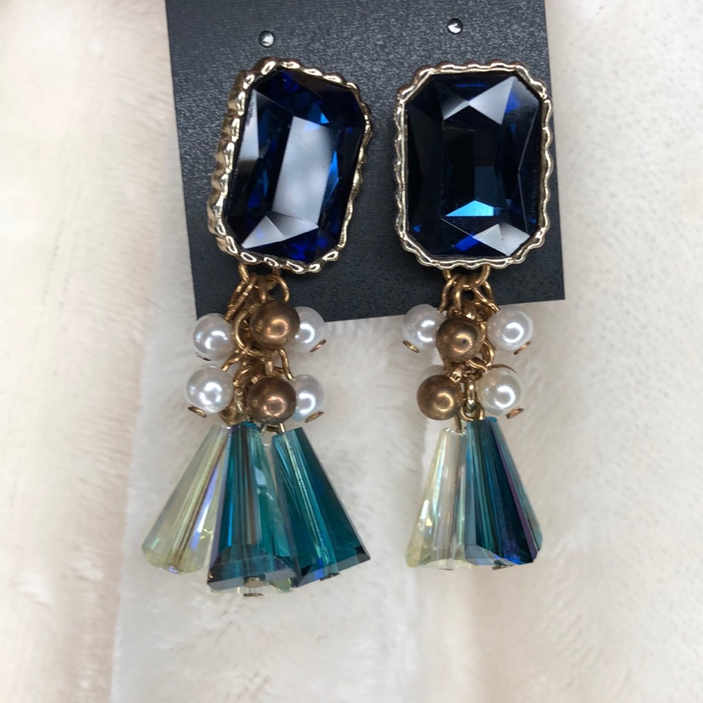 Dress earrings